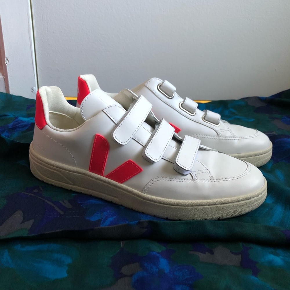 Veja V-Lock Sneakers